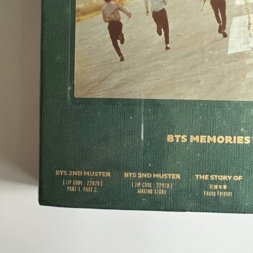 BTS MEMORIES OF 2016 (DVD + PHOTOBOOK)